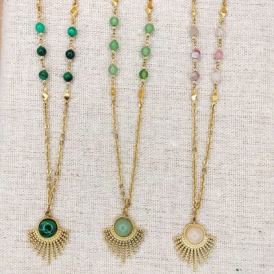 3 Colliers pendentifs cabochons et perles pierre naturelle