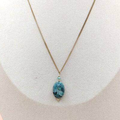 Collier pendentif emeraude renforcée